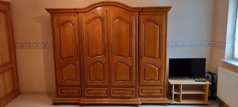 armoire en bois massif 4 portes 2m35 par 60 cm de prof 95 H�rdt (67)