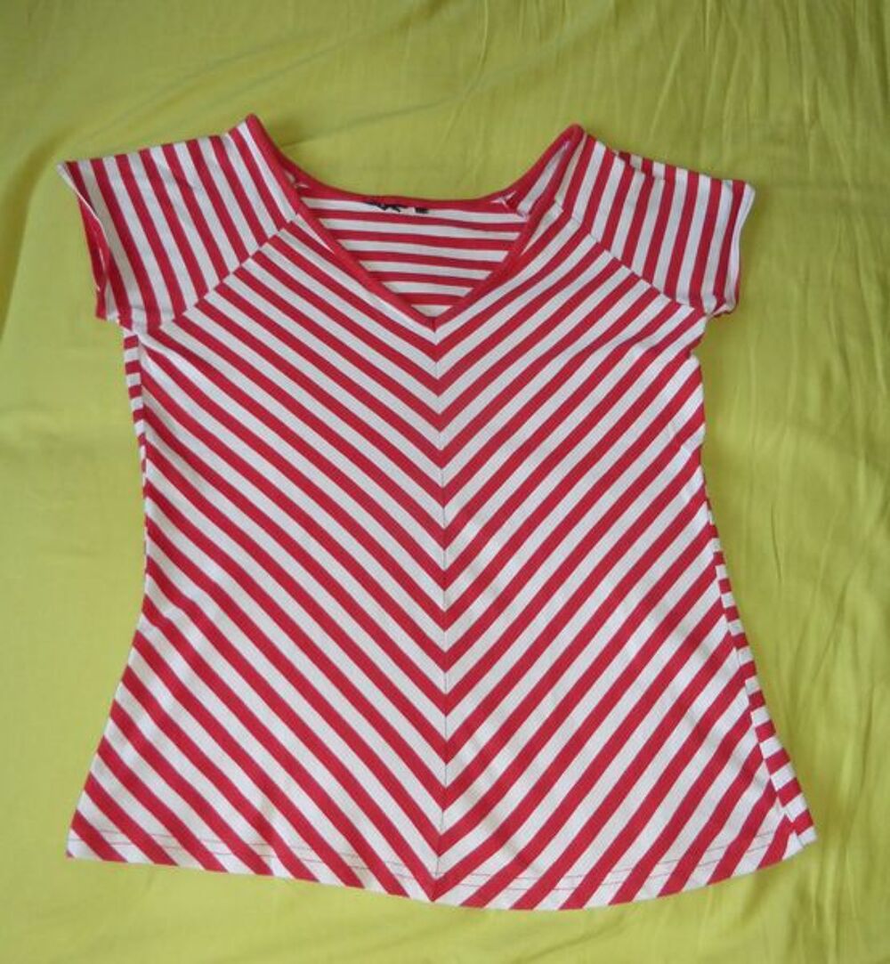 TEE SHIRT ray&eacute; rouge/blanc cass&eacute; -femme- 38- Vtements
