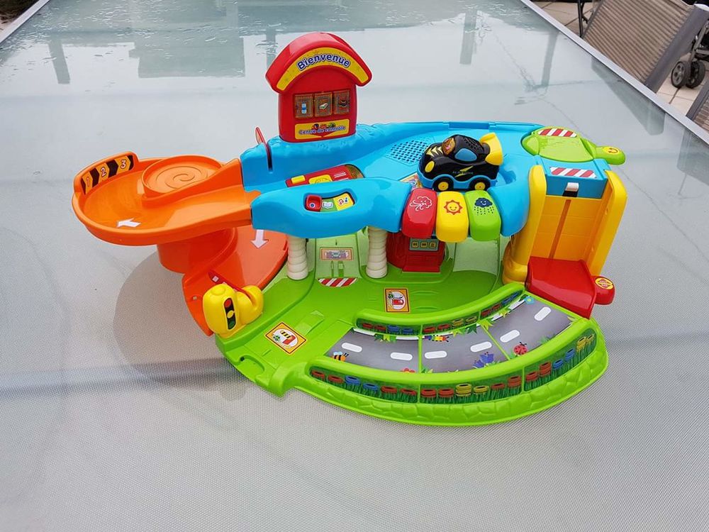 Garage tut tut bolide Jeux / jouets