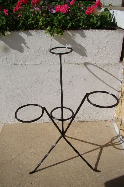 Porte-pots / Porte-plantes en fer forg vintage annes 1950 40 Gargenville (78)