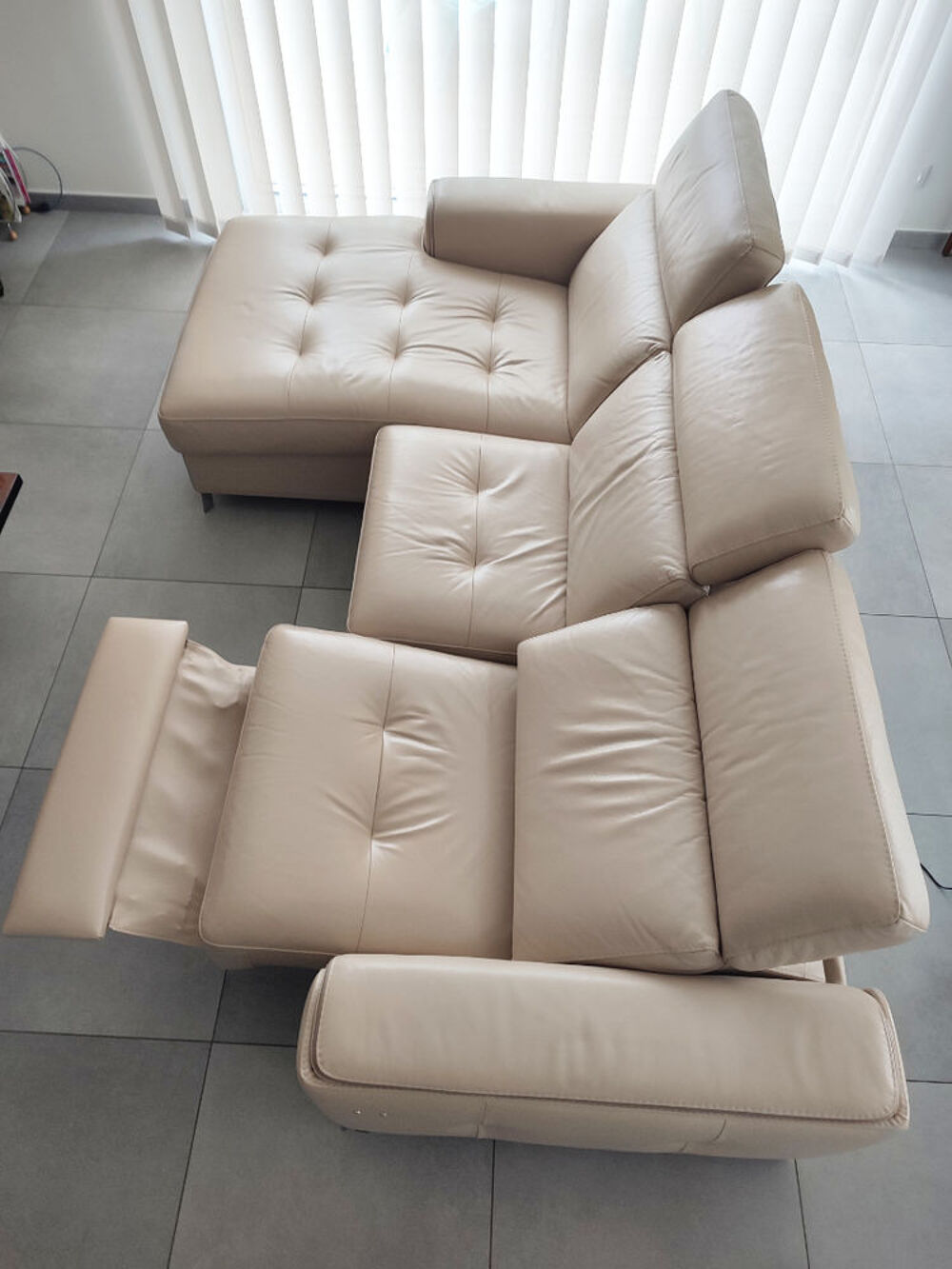 Beau Canap&eacute; cuir avec m&eacute;ridienne et relax &eacute;lectrique Meubles