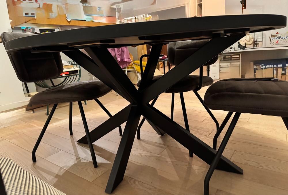 Table salle &agrave; manger + chaises Meubles