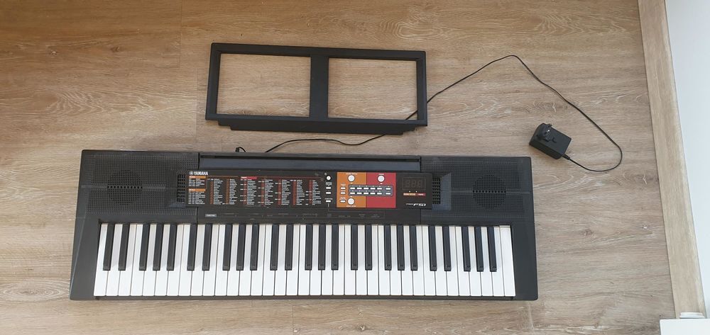 Piano clavier Yamaha PSR?F51 + support + tabouret ? TB &eacute;tat Instruments de musique