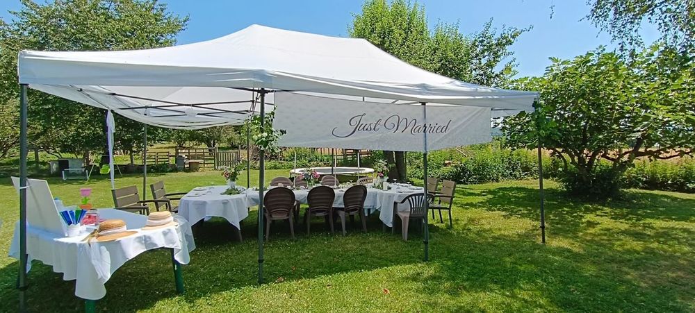  TENTES PLIANTES PLANTES DE QUALITE POUR VOS FETES 