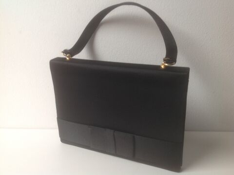 SAC DE SOIRÉE EN SATIN NOIR Envoi Possible
15 Trégunc (29)