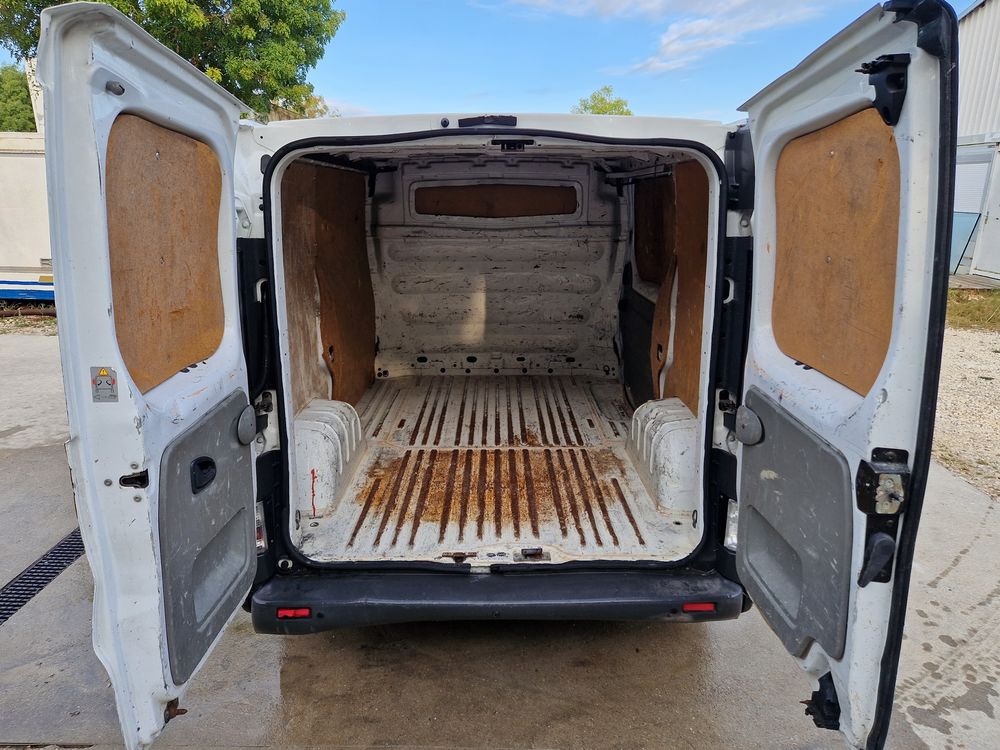 Vivaro VIVARO FGN F2700 C1 1.9 CDTI - 82 PACK CLIM 2005 occasion 17290 Thair&eacute;