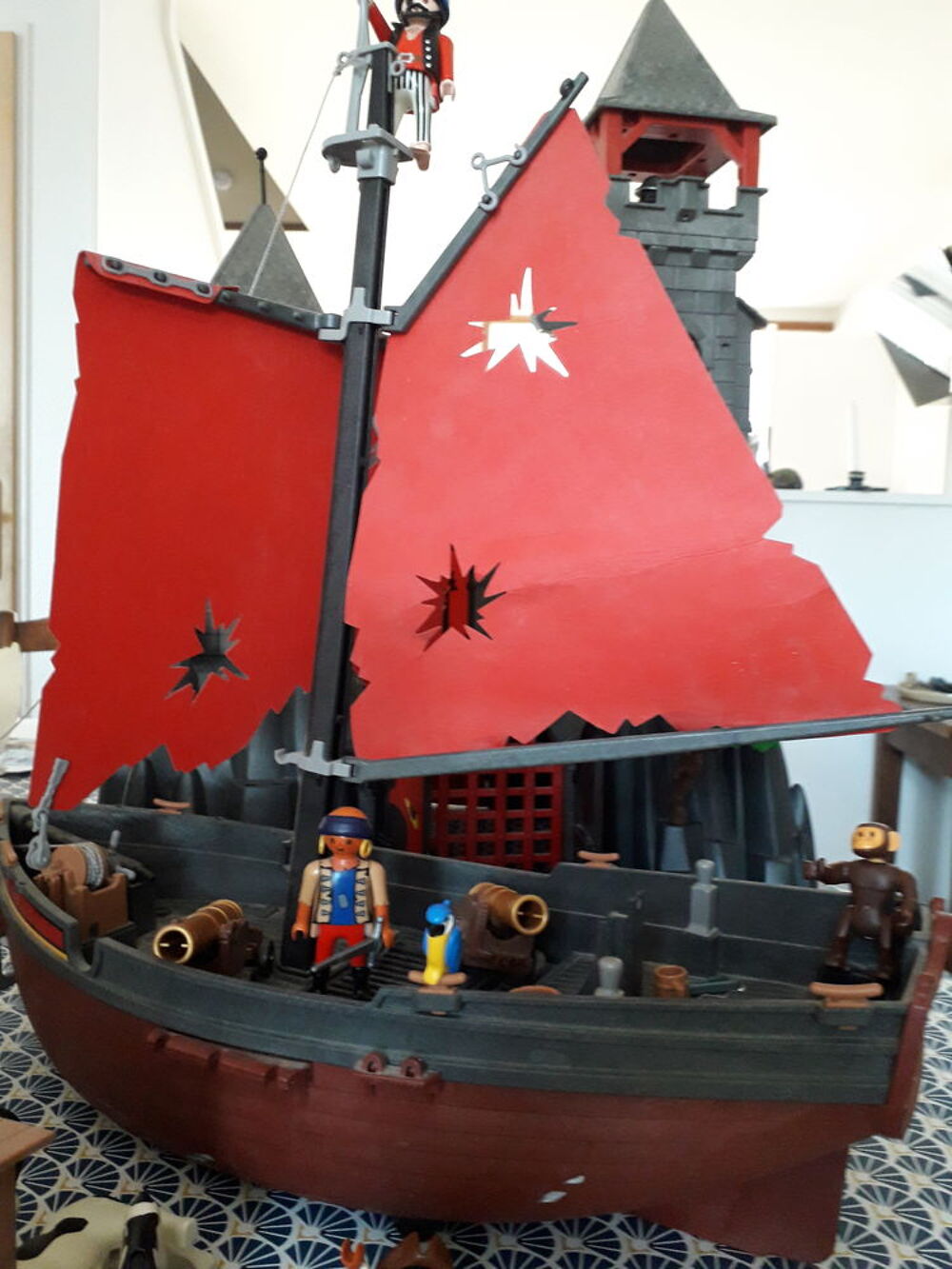 Bateau pirate play mobile Jeux / jouets