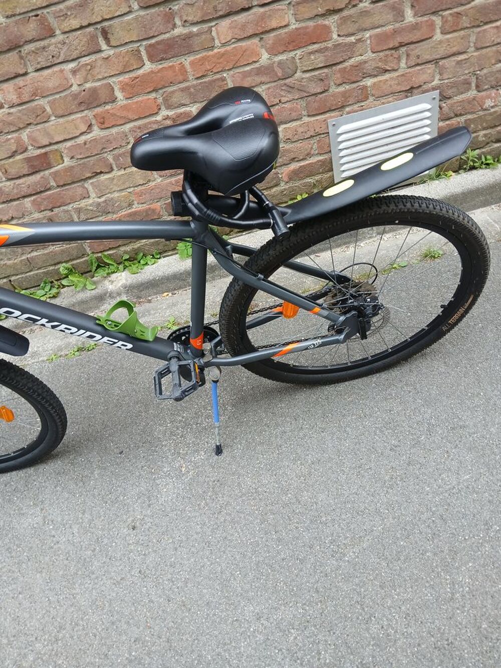 v&eacute;lo rockrider de d&eacute;catthlon ST 120 Vélos