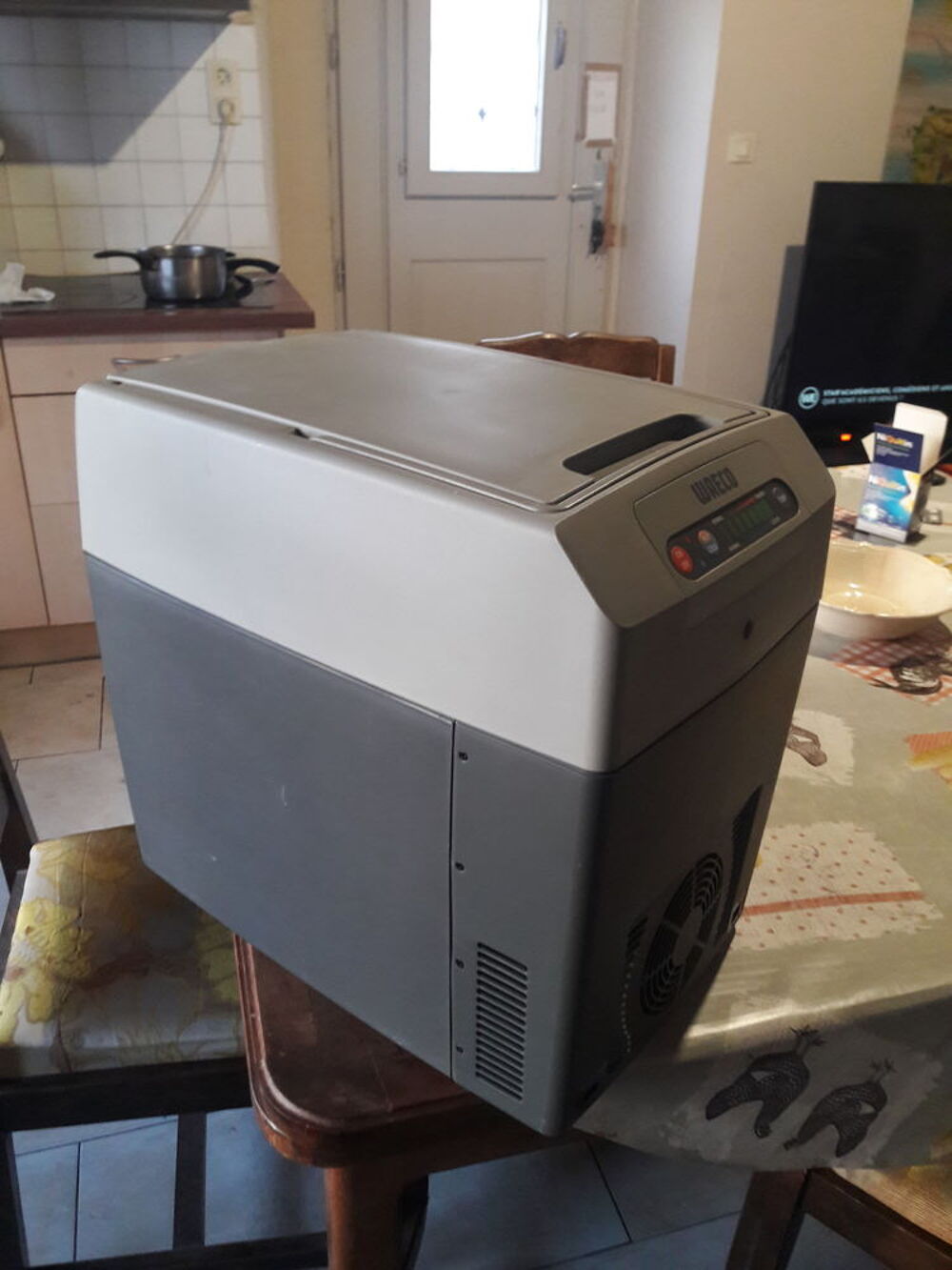 Vends glaciaire &eacute;lectrique 12 volt 220 volts Sports
