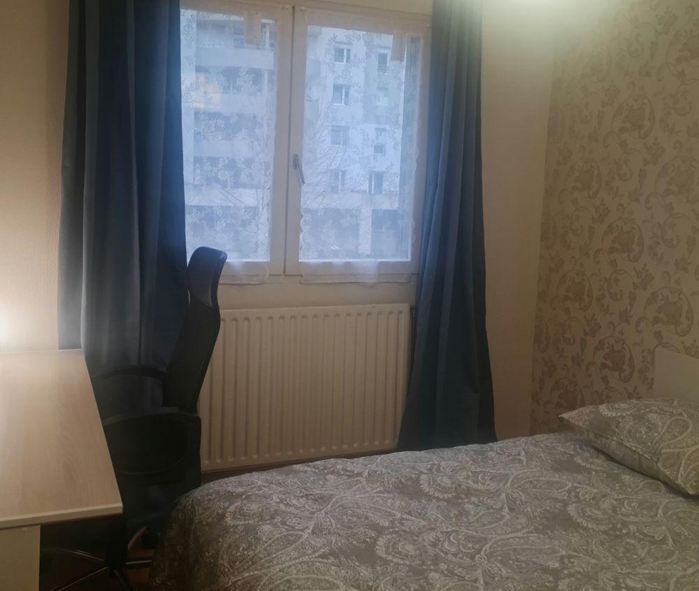 Location Appartement 31 crs Fauriel, à   louer en direct confortable F3 meublé 72m2 balcon box fermé ascensr balcon cave Saint-Étienne