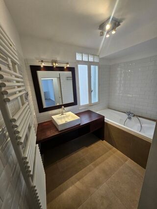 Location Appartement A louer grand 4 pièces centre historique de Montpellier Montpellier