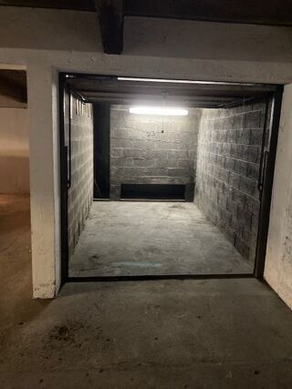  Parking / Garage  vendre 9 m