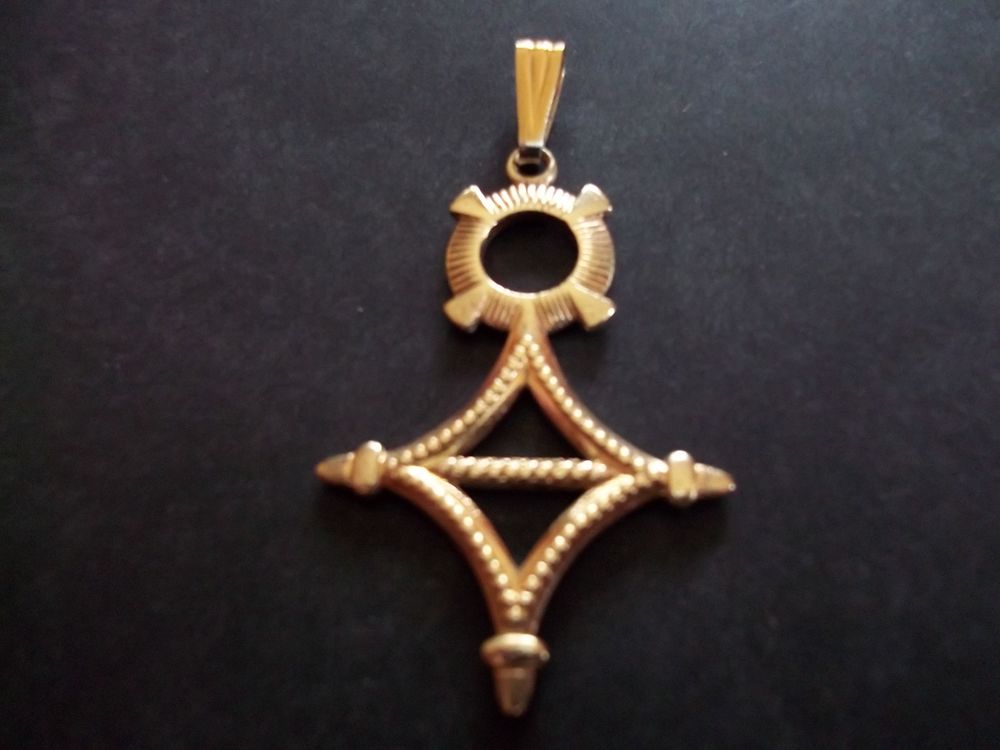 Pendentif CROIX DU SUD Bijoux et montres
