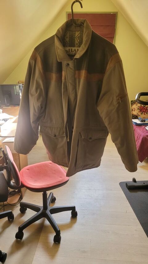 veste hiver, plus pulls et chaussettes 
0 Livr�-sur-Changeon (35)