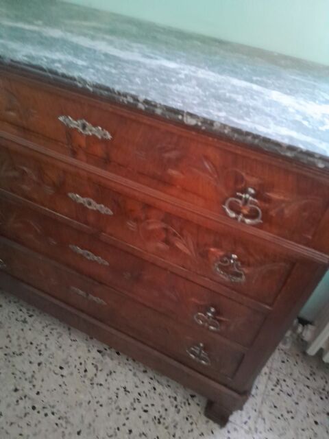 commode ancienne 4 tiroirs bon tat 100 Vauvert (30)