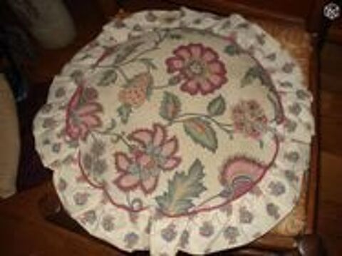 Coussin fleuri - diam�tre : 47/48 cmi 0 M�rignies (59)