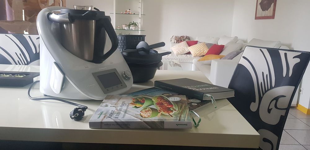 THERMOMIX TM5 CONNECTE ET MACHINE SOUS VIDE Electroménager