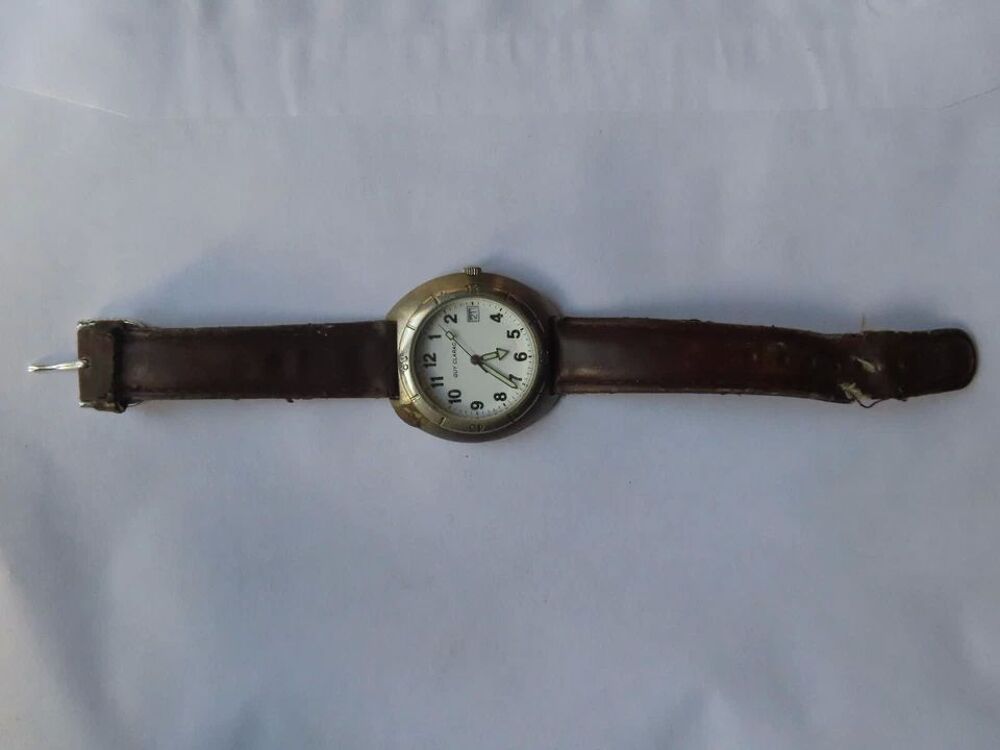 Lot de trois montres guy Layrac d'occasion avec ou sans brac Bijoux et montres