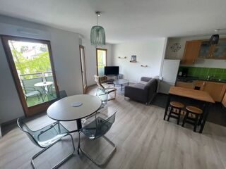  Appartement à louer 4 pièces 75 m²