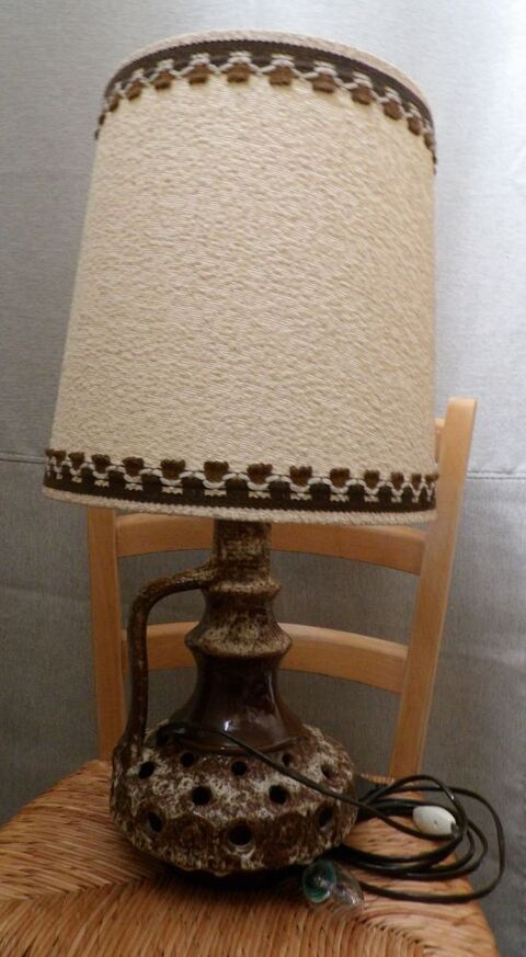 Lampe de salon beige-marron 20 Saint-Clair-de-la-Tour (38)