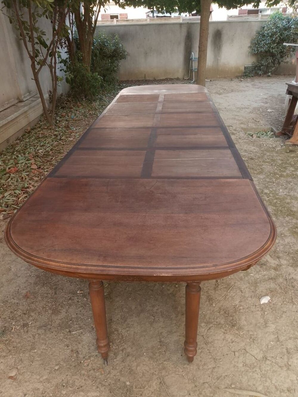 Tr&egrave;s grande table familiale Meubles