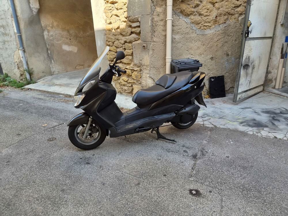 SUZUKI 2006 occasion 13300 Salon-de-Provence