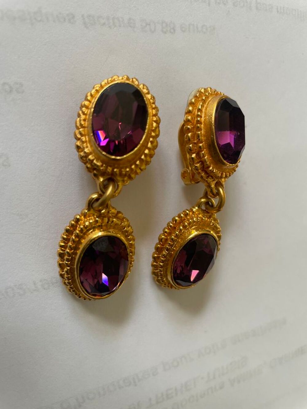 BO Clip pendante ovale perl&eacute;e Dor&eacute;e avec strass Fuchsia Bijoux et montres