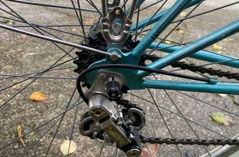 Peugeot vintage femme restaur&eacute; ? 15 vitesses ? pr&ecirc;t &agrave; rouler Vélos