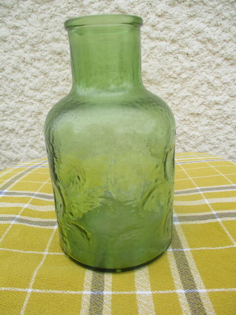 Vase Design en Verre Vert de 18,5 cm de Haut - Vintage 5 La Fert�-Alais (91)