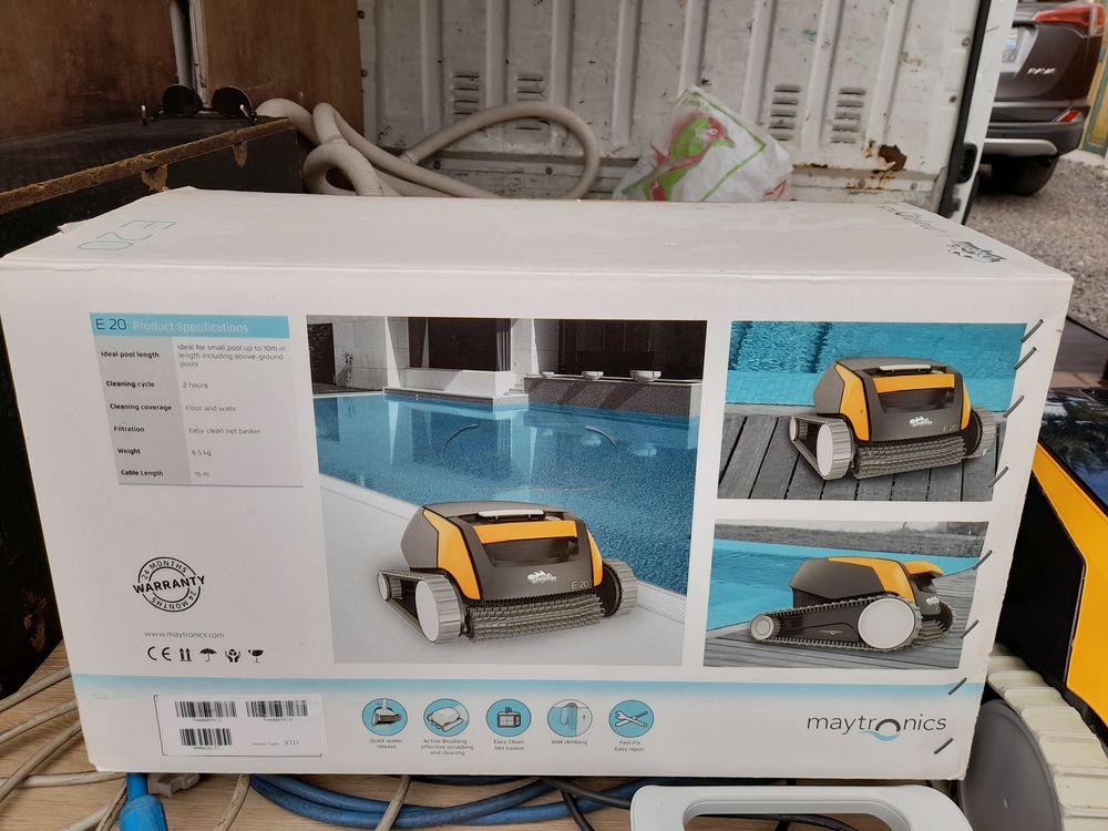 Robot Piscine Dolphin E20 Jardin