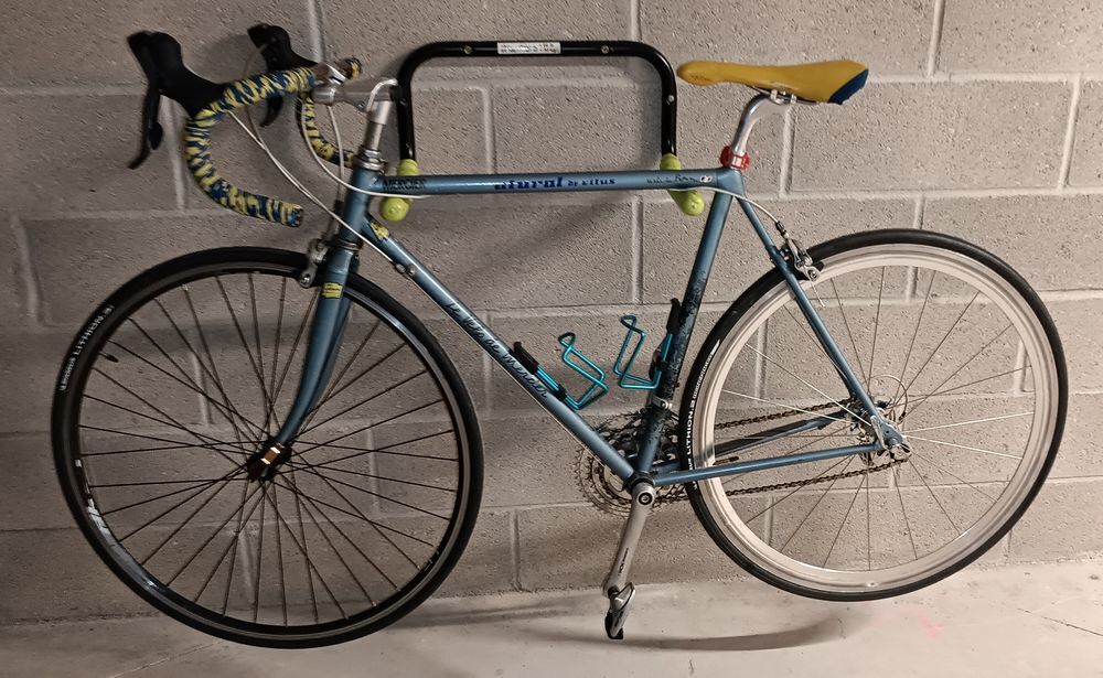 VELO COURSE VITUS 787 FUTURAL TRES BEL ET BON ETAT Sports