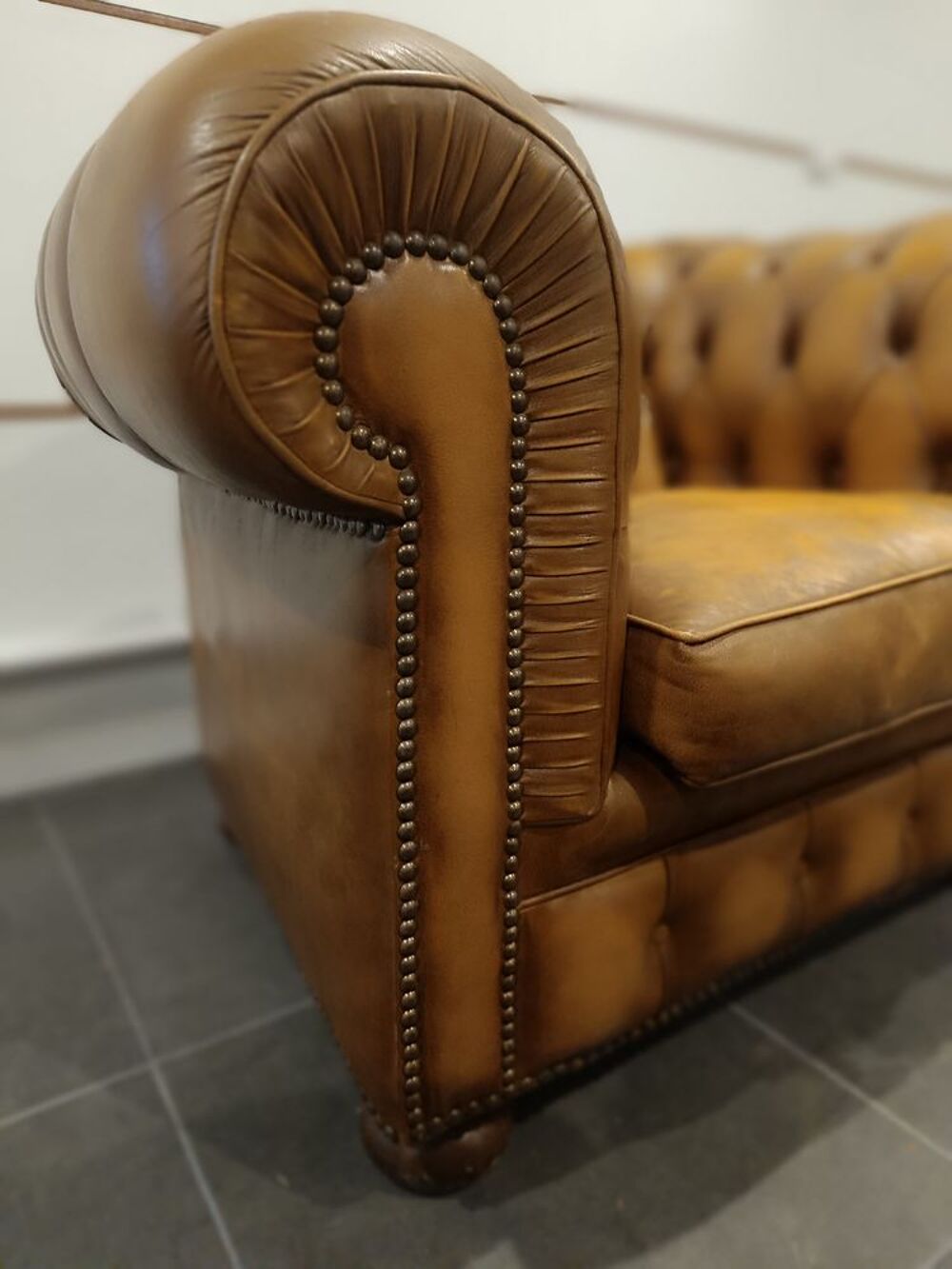 V&eacute;ritable fauteuil chesterfield 1 place en cuir Meubles