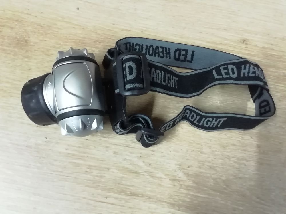 LAMPE FRONTALE LEDS NEUVE Bricolage