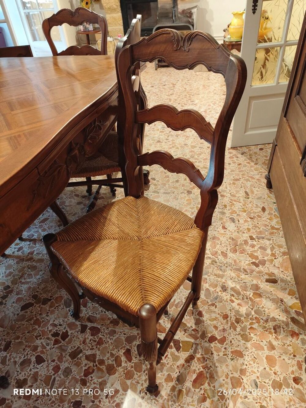 Table Proven&ccedil;ale en Noyer massif Meubles