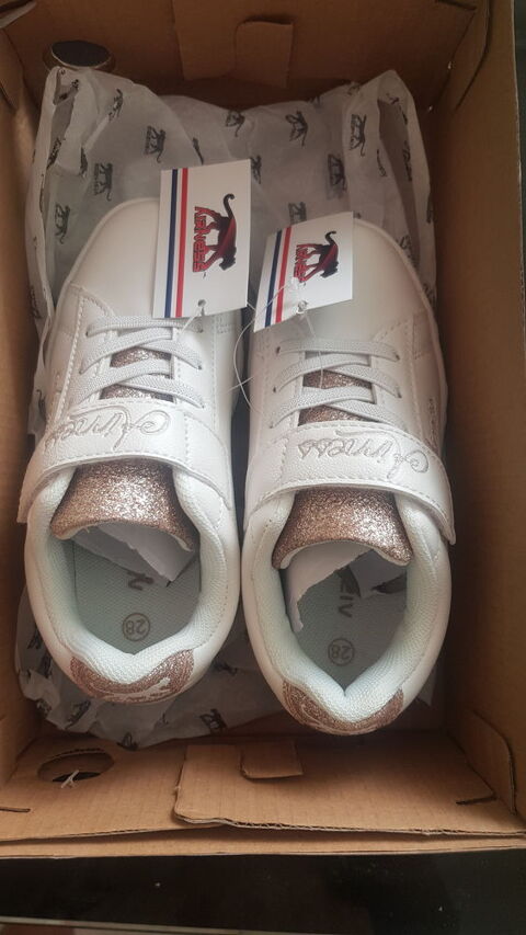 Basket Airness taille 28 15 La Tour-du-Pin (38)