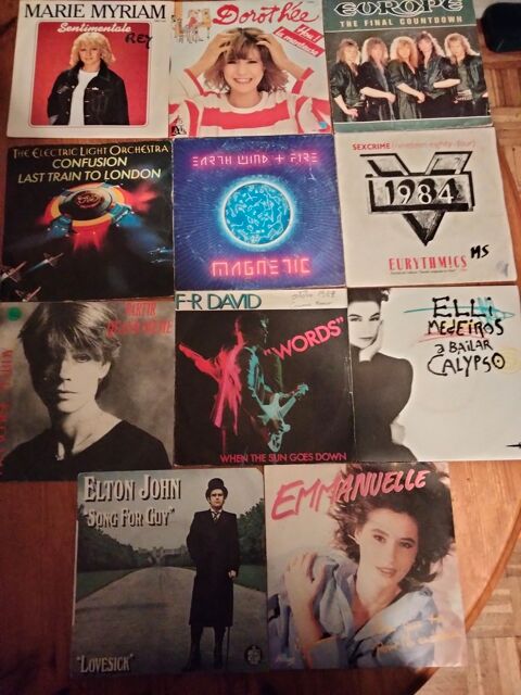 Lot de plus de 2.300 vinyles 45 tours artistes vari�s Lyon 4 (69)