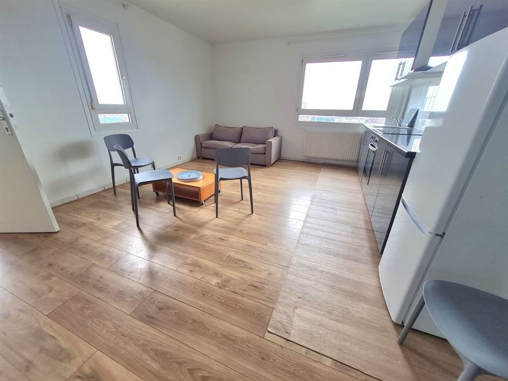 Location Appartement Appartement 3 pièces vue dégagée Paris 18