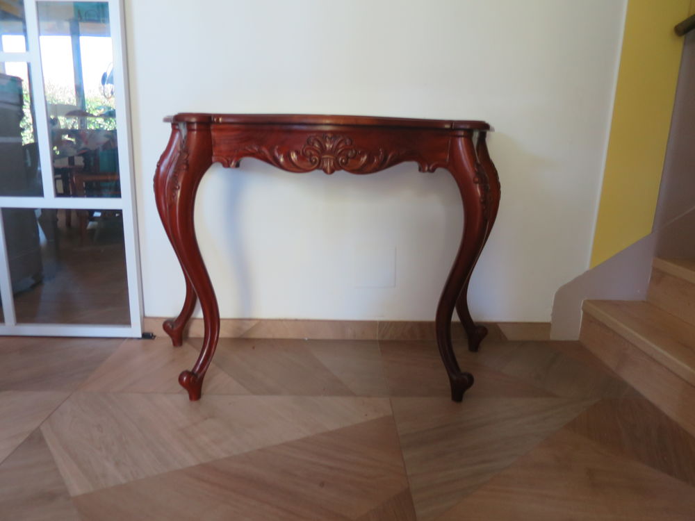 Console acajou en bois sculpt&eacute;-Style Louis XV-Piieds galb&eacute;s Meubles