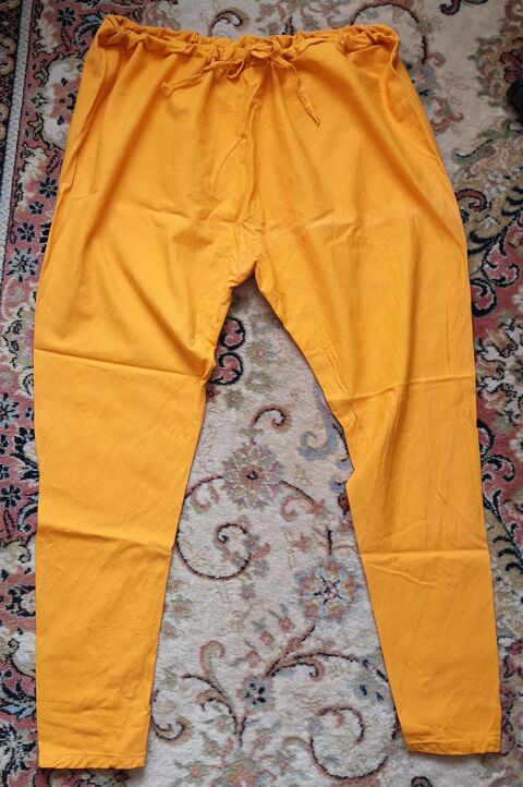 Pantalon indien    sarouel     couleur oranger   Neuf
8 Narbonne (11)