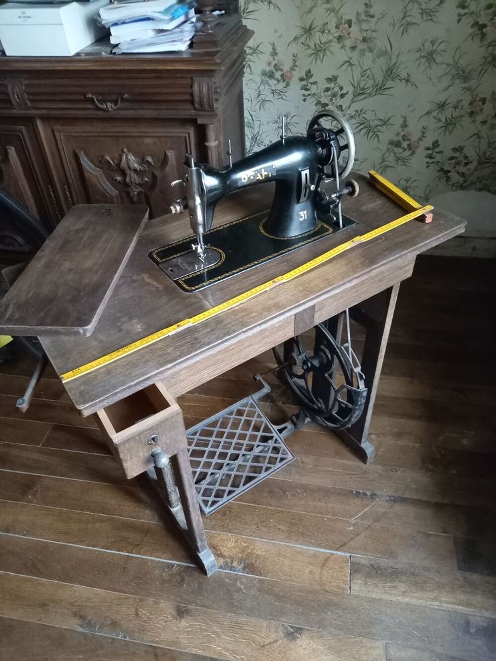Ancienne machine &agrave; coudre PFAFF 30 Meubles