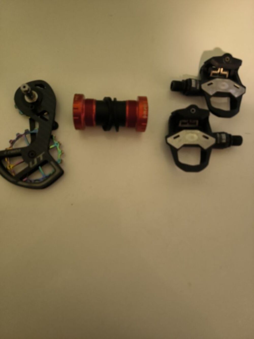 Axe p&eacute;dalier ,p&eacute;dales ,chape d&eacute;railleur Sports