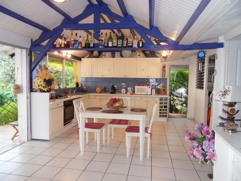 Location Appartement Grd F3 TB vue mer piscine terrasse Saint-françois