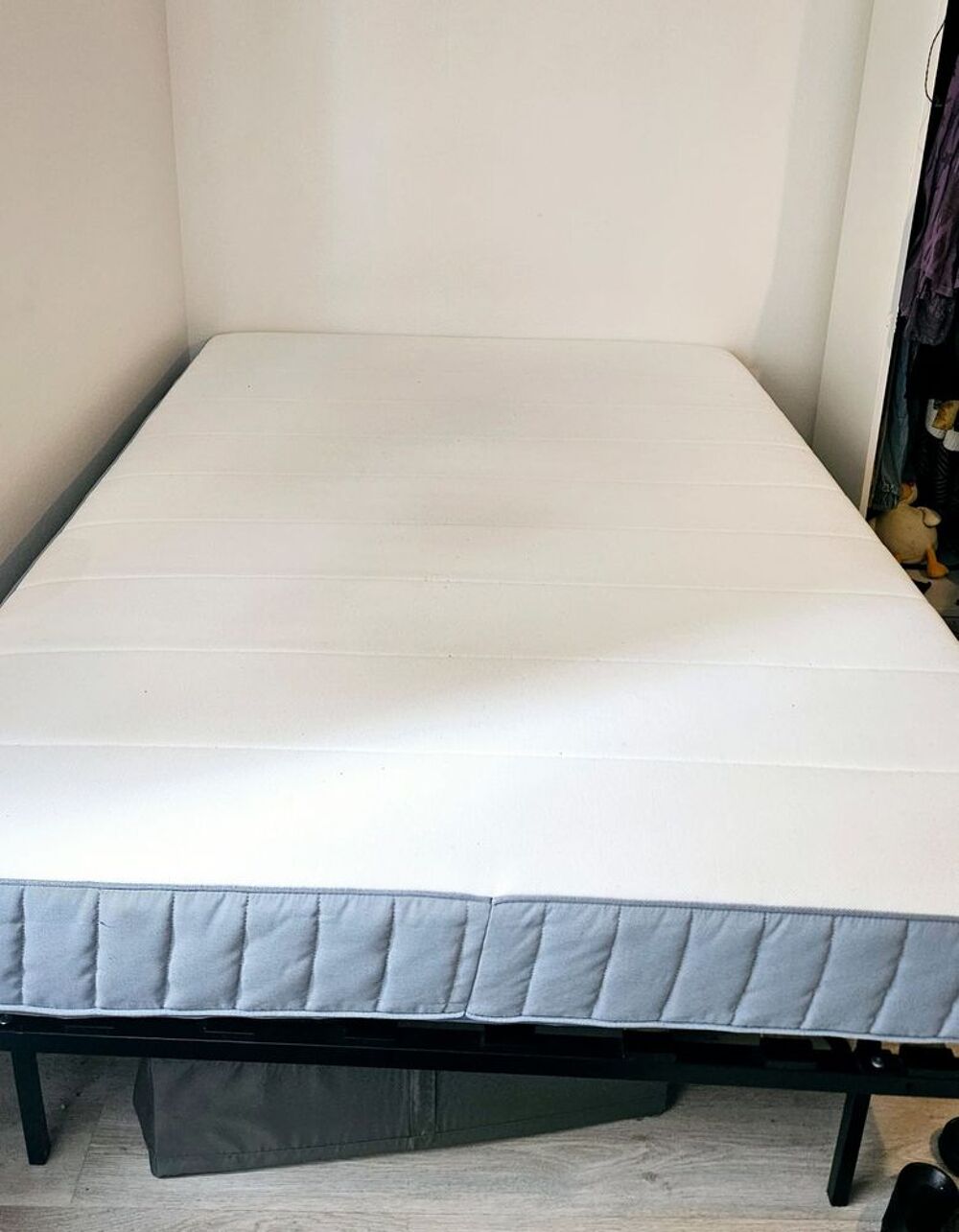 Matelas IKEA (Vesteroy) Meubles