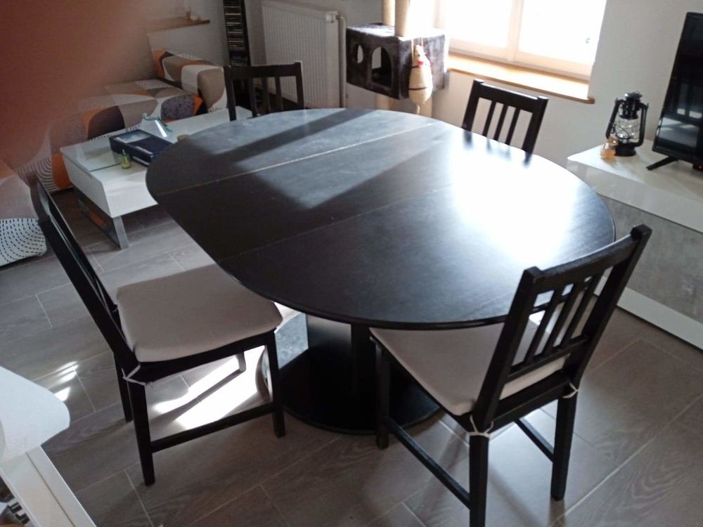 table avec rallonge noire + 4 chaises Meubles