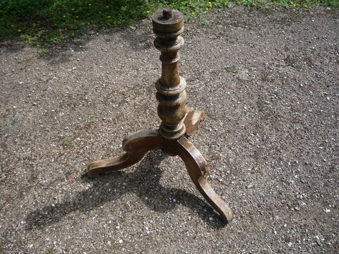 Pieds table bois
h 73cm 10 Castres (81)