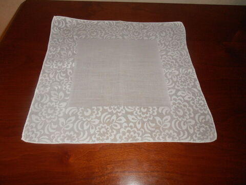 Mouchoir dentelle 1 (79) 3 Tours (37)