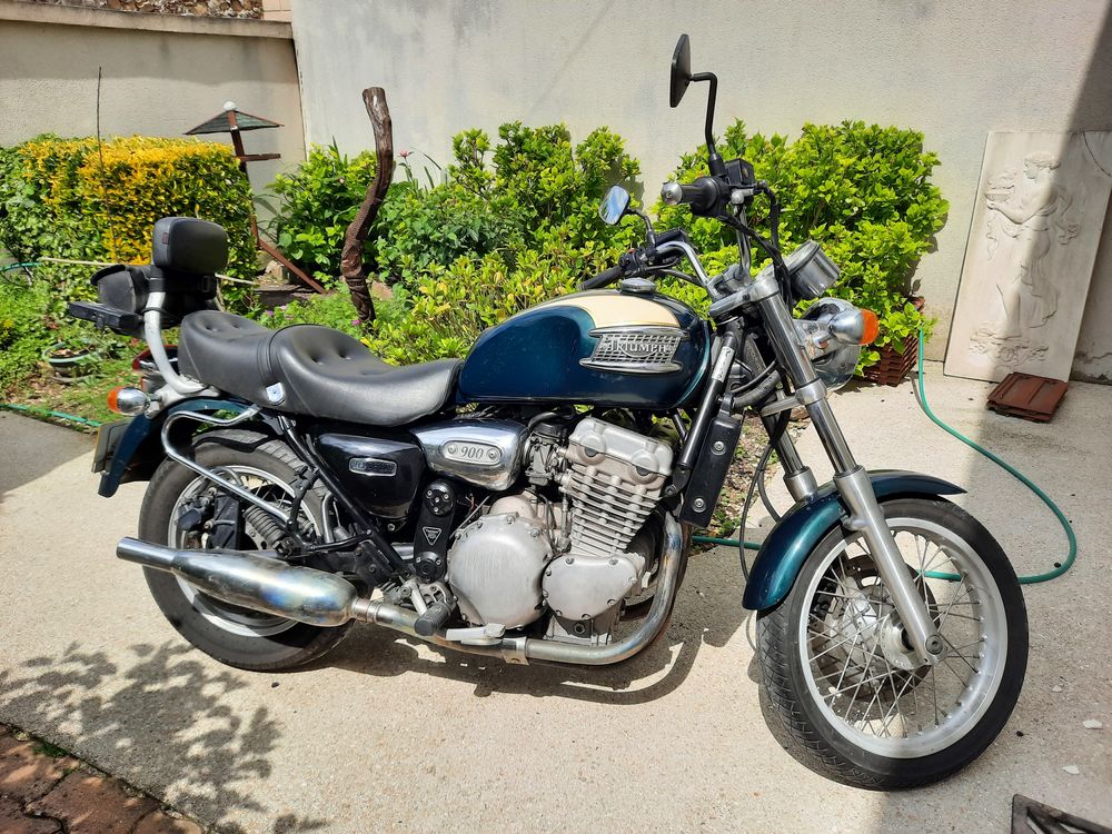 TRIUMPH 1998 occasion 77124 Chauconin-Neufmontiers