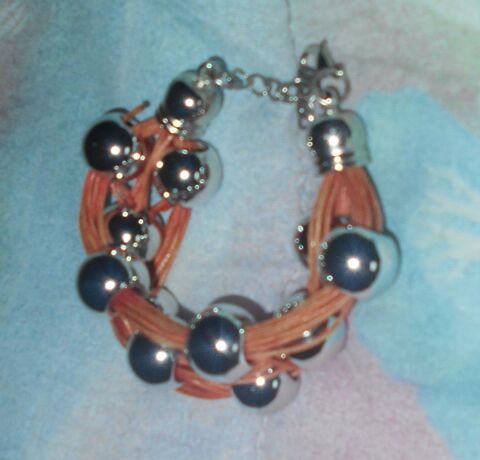 bracelet F de 3 rangs (liens saumon/grosses perles argentes 3 Ervy-le-Chtel (10)