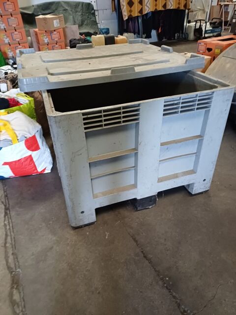 CAISSE PALETTE grise avec couvercle 1200 x 1000 Tours (37)