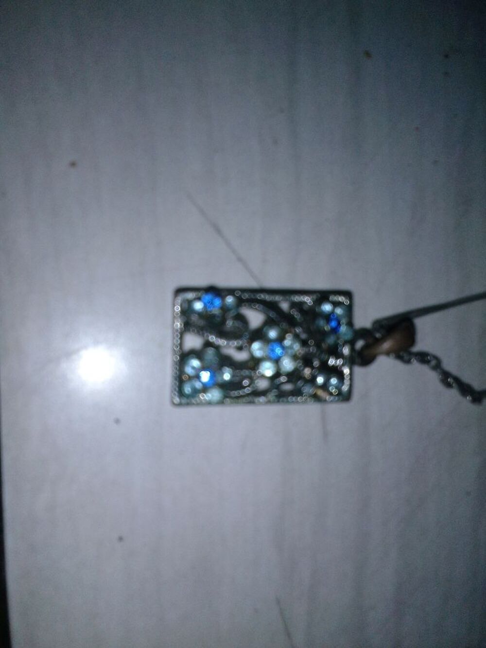 Pendentif et collier argent et saphir bleu Bijoux et montres